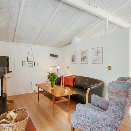 Vakantiehuis Cozy In Beautiful Nature Close To