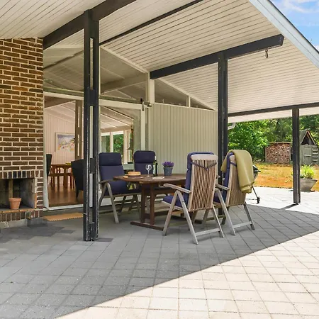 Vakantiehuis Cozy In Beautiful Nature Close To